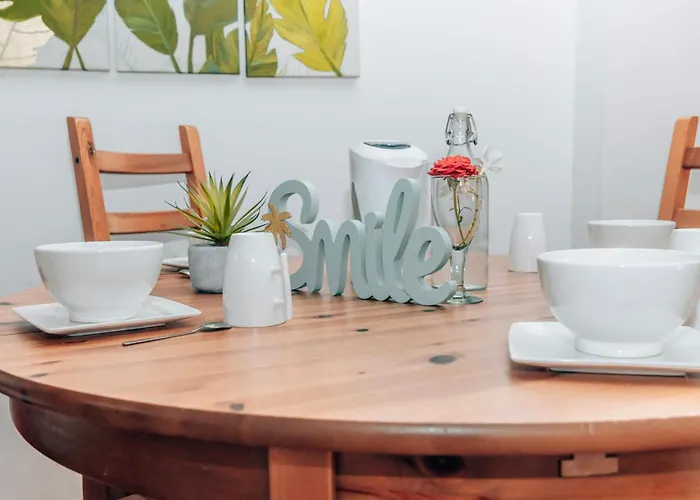 Semesterbostad Maison Familiale Avec Piscine Privee A Pied Frais De Gestion Du Sejour 160e En Supplement A L'arrivee Family With Private Pool Within Walking Distance Management Fee 160e Payable Upon Arrival *