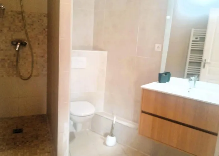 Maison Familiale Avec Piscine Privee A Pied Frais De Gestion Du Sejour 160e En Supplement A L'arrivee Family With Private Pool Within Walking Distance Management Fee 160e Payable Upon Arrival *