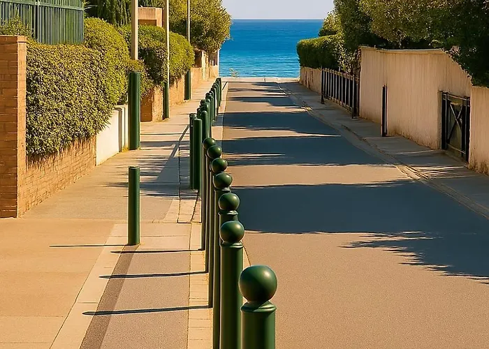 Maison Familiale Avec Piscine Privee A Pied Frais De Gestion Du Sejour 160e En Supplement A L'arrivee Family With Private Pool Within Walking Distance Management Fee 160e Payable Upon Arrival * Sainte-Maxime