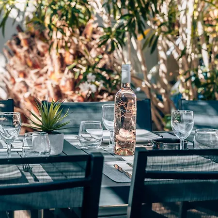 Maison Familiale Avec Piscine Privee A Pied Frais De Gestion Du Sejour 160e En Supplement A L'arrivee Family With Private Pool Within Walking Distance Management Fee 160e Payable Upon Arrival *