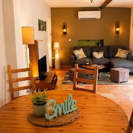 בית נופש Maison 3 De La Nartelle סן-מקסים