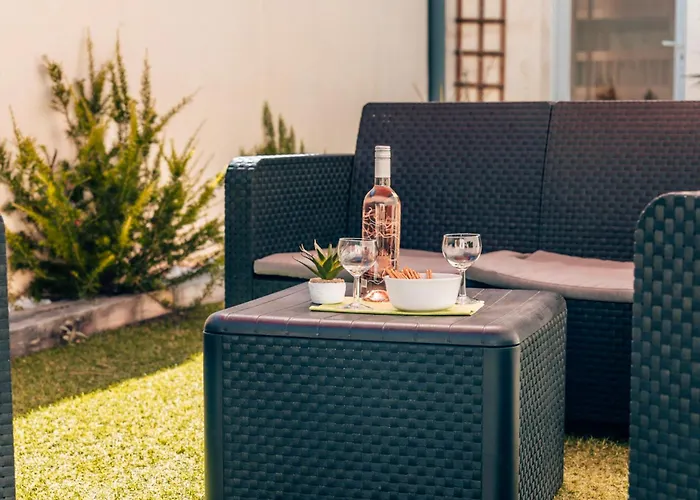 Maison Familiale Avec Piscine Privee A Pied Frais De Gestion Du Sejour 160e En Supplement A L'arrivee Family With Private Pool Within Walking Distance Management Fee 160e Payable Upon Arrival Prázdninový dům