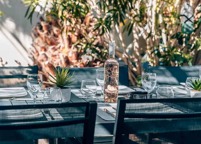 Maison Familiale Avec Piscine Privee A Pied Frais De Gestion Du Sejour 160e En Supplement A L'arrivee Family With Private Pool Within Walking Distance Management Fee 160e Payable Upon Arrival *